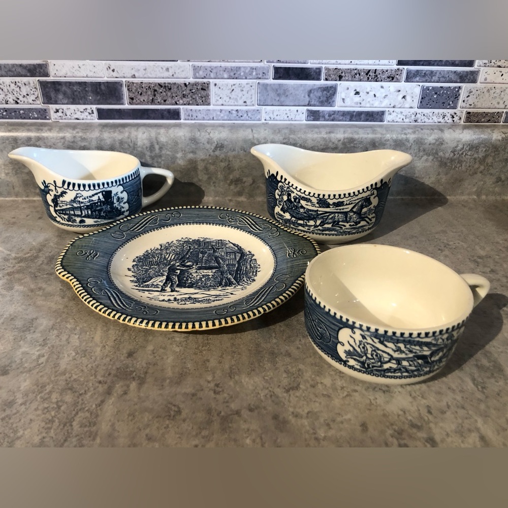 🐱 Set of 4 VINTAGE Dishes